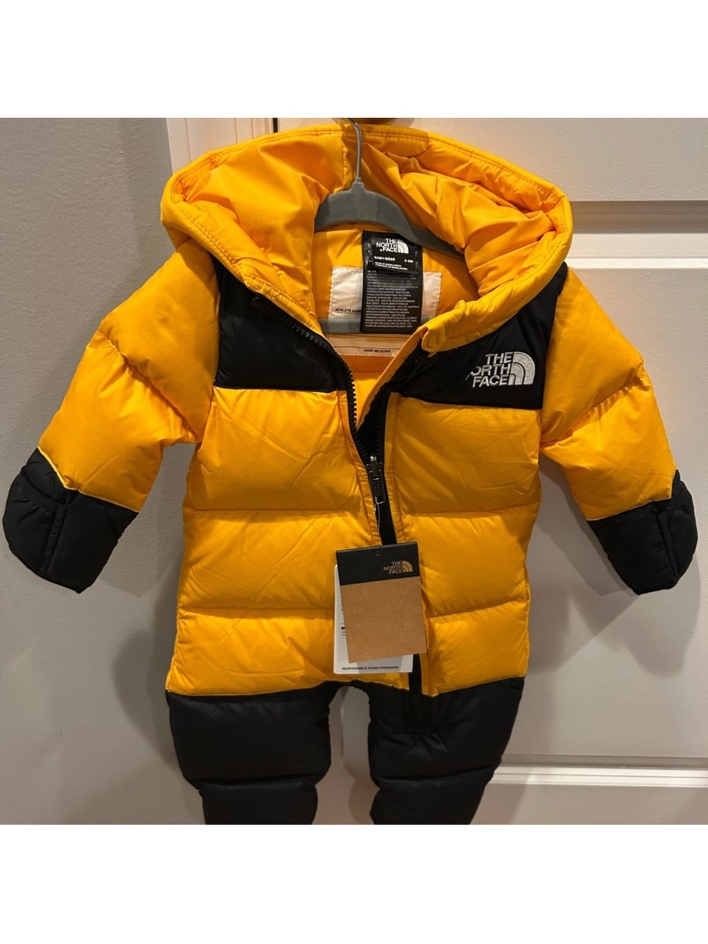 100% Authentic TheNorthFace
Infant Black Puffer Size 3-6 Months NEVER USED !